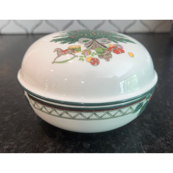 Mikasa Heritage Cabob Christmas Story Trinket Dish Candy Sugar Bowl Lidded EUC - Picture 2 of 7